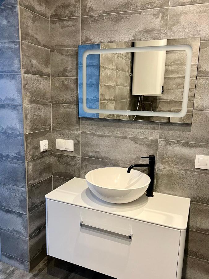 4 Rooms Apartment With A View Of The Dnieper River Kiev Extérieur photo