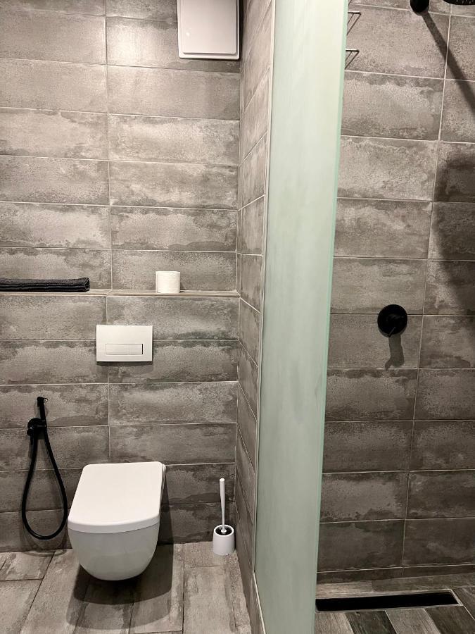 4 Rooms Apartment With A View Of The Dnieper River Kiev Extérieur photo