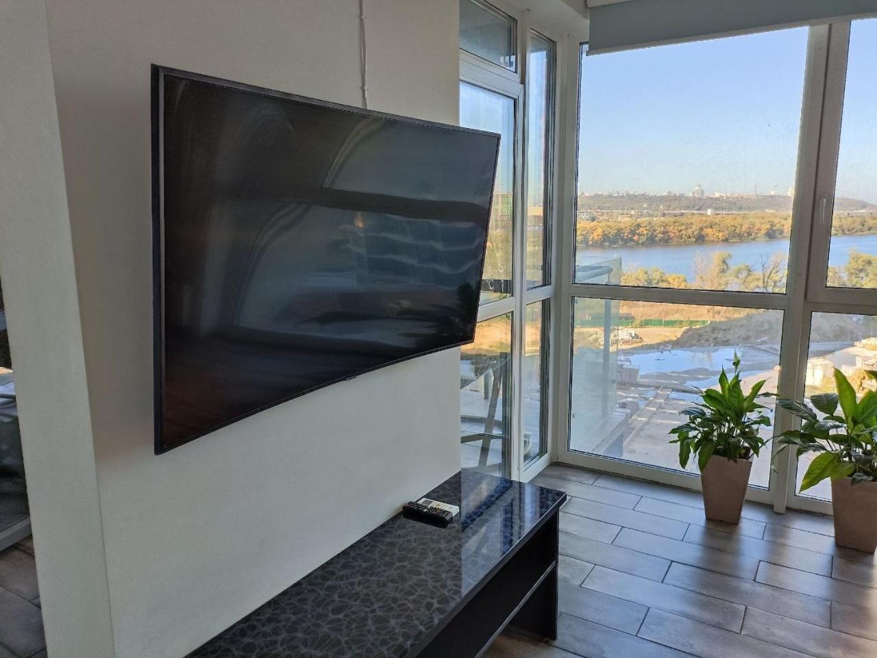 4 Rooms Apartment With A View Of The Dnieper River Kiev Extérieur photo